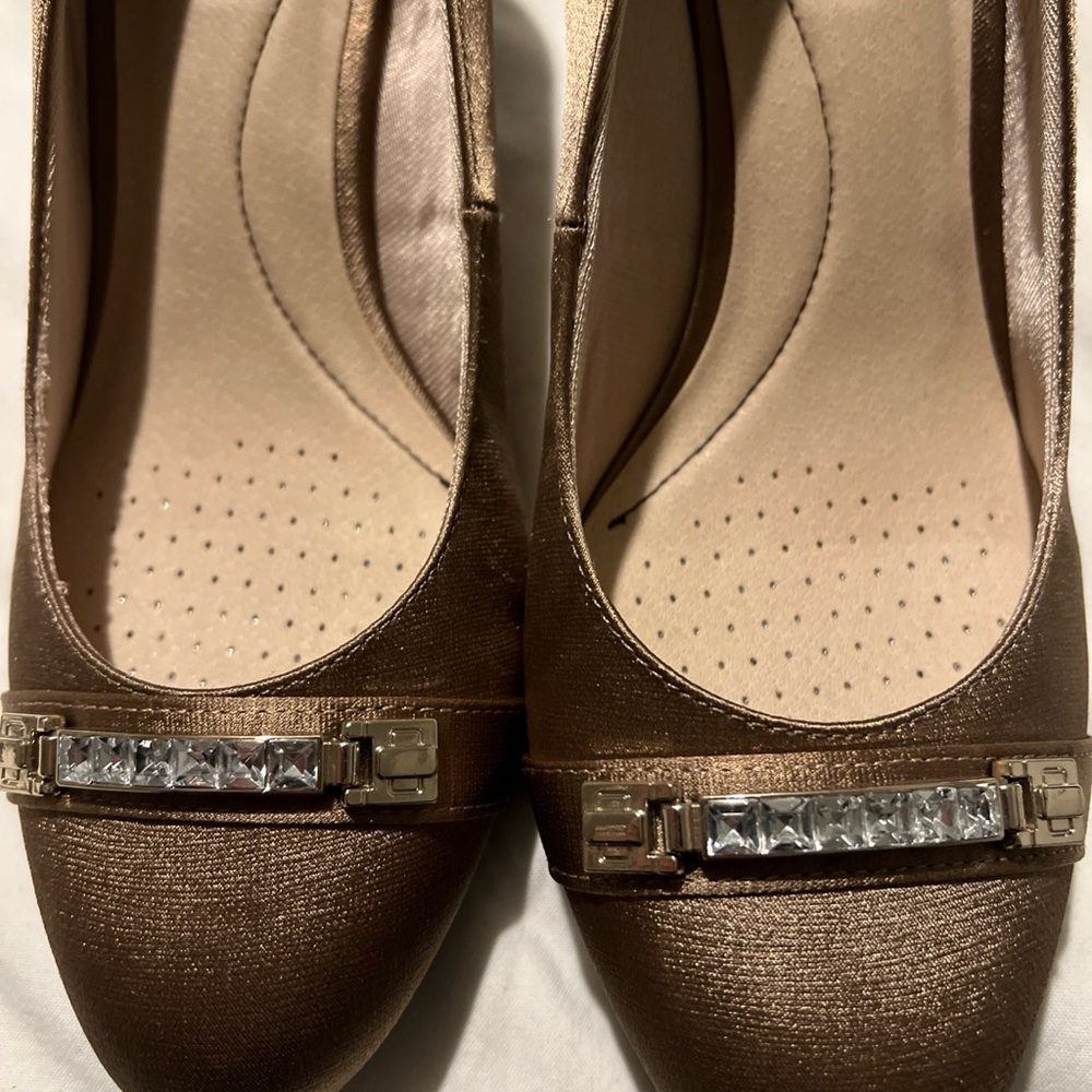Life Stride Bronze Metallic Jeweled Toe Pumps - Picture 4 of 6
